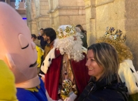 A alcaldesa de Lugo, Lara Méndez recibe os nenos e nenas de Lugo acompañada dos Reis Magos de Oriente