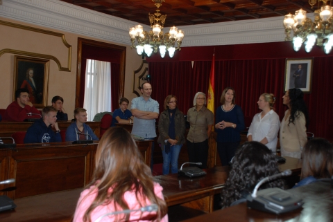 A Alcaldesa de Lugo recibiu esta mañá a unha vintena de alumnos daneses de intercambio