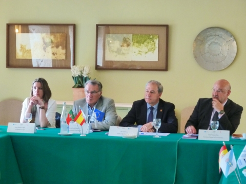 Lara Méndez participa en el Foro sobre el Porto Seco, una reunión que forma parte de una nueva iniciativa para abordar los problemas que afectan a la provincia de Lugo