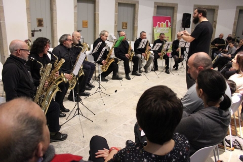A Escola Municipal de Música entregará os instrumentos musicais do Banco de Instrumentos