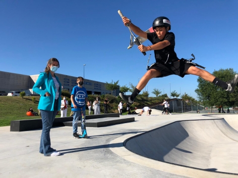 Lara Méndez amplía as instalacións deportivas municipais cun novo skatepark para a práctica de modalidades urbanas
