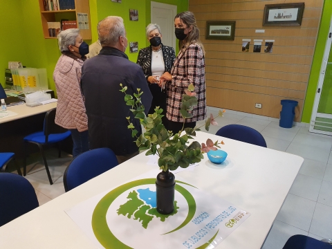 Lara Méndez visitou o novo local da Asociación de Xubilados e Pensionistas de Lugo