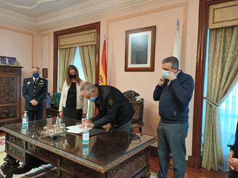 Lara Méndez preside a toma de posesión de tres axentes da Policía Local que se incorporan á Xefatura de Lugo en Comisión de Servizos 
