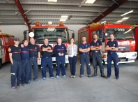 La Alcaldesa durante su visita a los bomberos