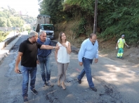 Avanzan las mejoras en el barrio de A Ponte, con obras de conservación de la carretera que une el Puente Romano con la Iglesia de San Lázaro