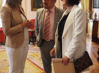 A Alcaldesa constata co novo reitor da USC o clima de entendemento entre o Concello e a universidade A Alcaldesa constata co novo reitor da USC o clima de entendemento entre o Concello e a universidade