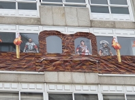 Dous balcóns, na contorna de Casas Baratas e Fontiñas, e unha galería nos arredores da Estación de Autobuses, gañadores do concurso de decoración de fachadas do Arde Lucus Dous balcóns, na contorna de Casas Baratas e Fontiñas, e unha galería nos arredores da Estación de Autobuses, gañadores do concurso de decoración de fachadas do Arde Lucus