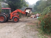 Medio Ambiente retira do Carqueixo 2.500 kilos de lixo amoreados na contorna de forma ilegal