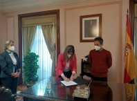 A alcaldesa de Lugo recibe aos novos xefes de servizo das áreas de Medio Ambiente e Persoal do Concello que hoxe tomaron posesión