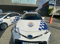 A Policía Local recibe tres novos vehículos patrulla híbridos