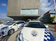 A Policía Local recibe tres novos vehículos patrulla híbridos