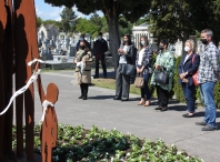 Un acto no Cemiterio Municipal celebrou a chegada do mes de maio e homenaxeou ás nais no día da súa lembraza