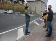 Rubén Arroxo visitou San Eufrasio, onde se vén de instalar a luminaria da nova rotonda