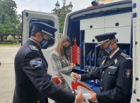 A alcaldesa reforza os equipos da Policía Local cun novo furgón de atestados para mellorar a seguridade viaria e asistencia cidadán