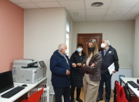 Lara Méndez visita o local que a Cruz Vermella acaba de abrir para atender a persoas vulnerables de 5 barrios da cidade