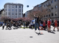 Lara Méndez participa coa mocidade e Salva Arco na primeira xornada de Basket na Rúa para impulsar hábitos de vida saudables