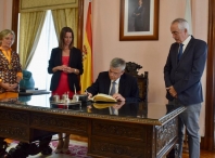 Lara Méndez recibe ao embaixador de Ucraína en España para abordar a situación dos refuxiados na cidade