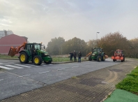 A concellería de Medio Ambiente incorpora dende hoxe un novo tractor aos operativos de roza municipais