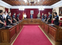 Lara Méndez efectiviza a toma de posesión de 6 novos Inspectores e un oficial da Policía Local