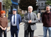 El Gobierno de Lugo continúa el paseo das Palabras do Ano de la rúa Menorca con la Palabra del Año 2023, décima palabra del año escogida desde el comienzo de la iniciativa