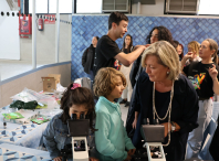 La Noche Europea de las Personas Investigadoras reunió a decenas de lucenses en la Plaza y el Mercado Municipal, con el apoyo del Ayuntamiento