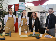 Estudantes de cociña do IES Sanxillao realizan un showcooking na Praza de Abastos Estudantes de cociña do IES Sanxillao realizan un showcooking na Praza de Abastos