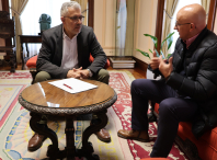 Primeira reunión do alcalde co presidente de Gatos Roxos para abordar as principais necesidades para o barrio das Gándaras Primeira reunión do alcalde co presidente de Gatos Roxos para abordar as principais necesidades para o barrio das Gándaras