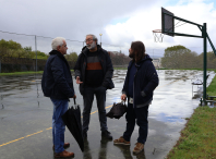 El Gobierno de Lugo instala un nuevo alumbrado en la pista deportiva del barrio de Galegos El Gobierno de Lugo instala un nuevo alumbrado en la pista deportiva del barrio de Galegos