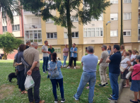 Rubén Arroxo y Alexandre Penas se reúnen con las vecinas y vecinos de la calle Otero Pedrayo