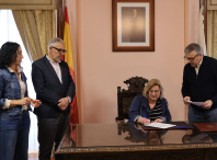 Dos nuevos celadores para centros de enseñanza de la ciudad tomaron posesión de sus plazas