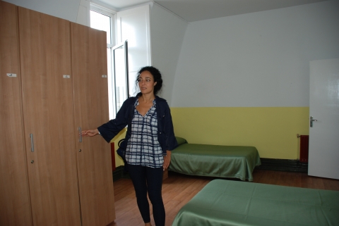 Ana González Abelleira, Concelleira de Bienestar Social, Igualdad e Inclusión, durante su visita al "Hogar del Transeúnte"