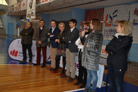 A Alcaldesa apoia ao Club de Voleibol Emevé na presentación da nova tempada