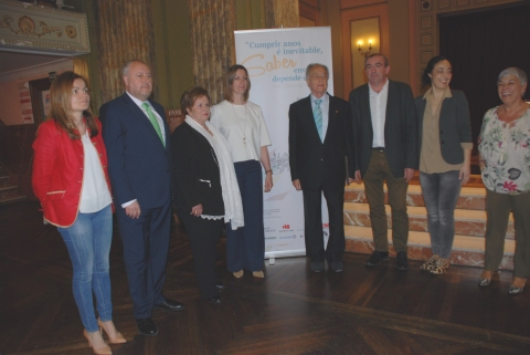 A Alcaldesa destaca o labor das Aulas da Terceira Idade en favor do envellecemento activo no 25 aniversario da entidade en Lugo