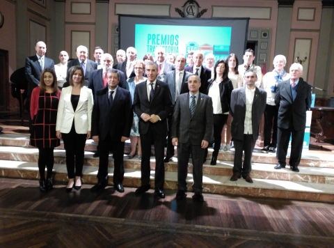 A Alcaldesa participa na entrega dos Premios Traxectoria Comercio Galego a 22 negocios lucenses