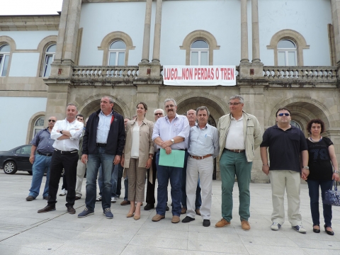 El Ayuntamiento, la Diputación y más de 30 municipios lugueses se suman a Lugo...non perdas o tren