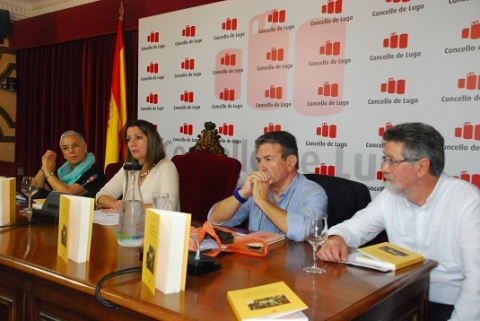 Un libro editado por el Ayuntamiento homenajea a Xesús Rodríguez López, miembro fundador de la Academia Galega