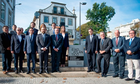 La Alcaldesa asiste a la inauguración de la plaza del Eje Atlántico, en el municipio portugués de Matosiños