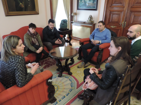 La Alcaldesa recibe a la nueva directiva de AJE Lugo y reafirma el apoyo del Ayuntamiento para buscar sinergias