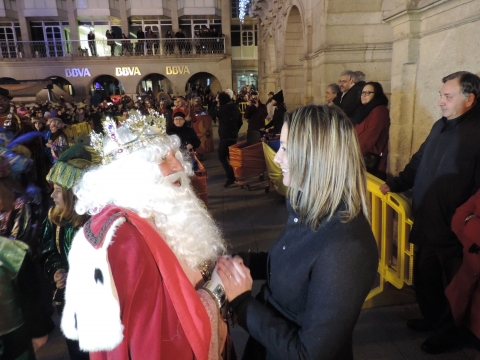La Alcaldesa le da la bienvenida a los Reyes Magos a la ciudad de Lugo