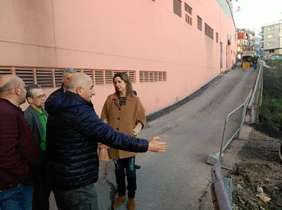 El Ayuntamiento dota de alumbrado público el vial que une Marqués de Ombreiro con la Ronda del Carme en cumplimiento de un acuerdo con el vecindario