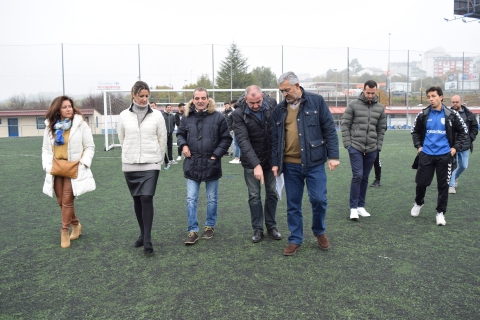 Concello e Deputación dotarán de novo céspede artificial aos campos de fútbol de Frigsa e A Cheda con 500.000€