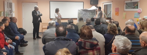 La Alcaldesa presenta un proyecto de depuración, que actuará como un ecosistema natural, para Esperante, Calde, Monte de Meda y Lamas