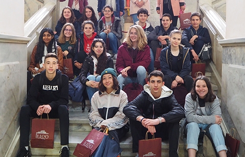 Alumnas e alumnos franceses de intercambio co colexio Galén visitan a Casa Consistorial