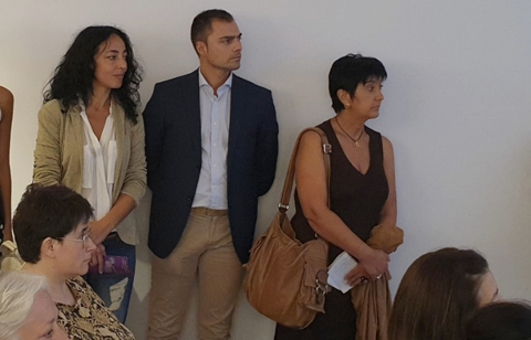Olga López y Ana González asistieron a la exposición ‘Punto e seguido. A vida despois do dano cerebral adquirido’