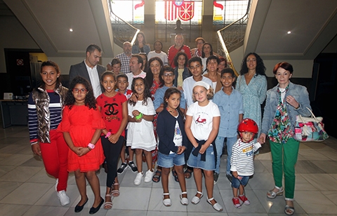 As concelleiras da Área de Cohesión Social asisten á despedida dos nenos é nenas saharahuis do proxecto ‘Vacaciones en paz 2019’
