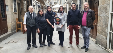 A alcaldesa de Lugo convida á veciñanza a participar nos II Cantos de Taberna Calle de la Cruz