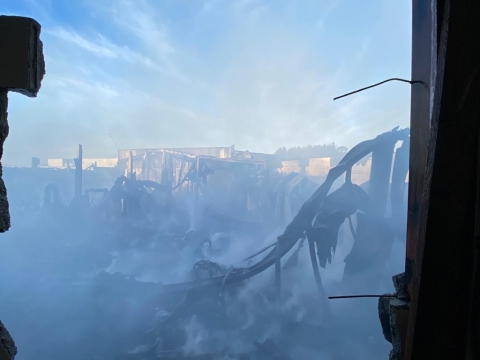 El Polígono do Ceao mantiene un cierre perimetral de la zona más afectada por el incendio para garantizar la seguridad