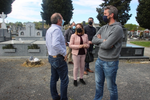 El Ayuntamiento retira restos antiguos del Cementerio para la construcción de nuevas sepulturas