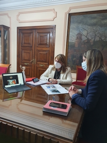 Lara Méndez recibiu á xunta directiva de Mujeres en el Sector Público