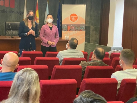 La alcaldesa de Lugo abre un curso sobre violencia de género, en el que participan 27 agentes de la Policía Local